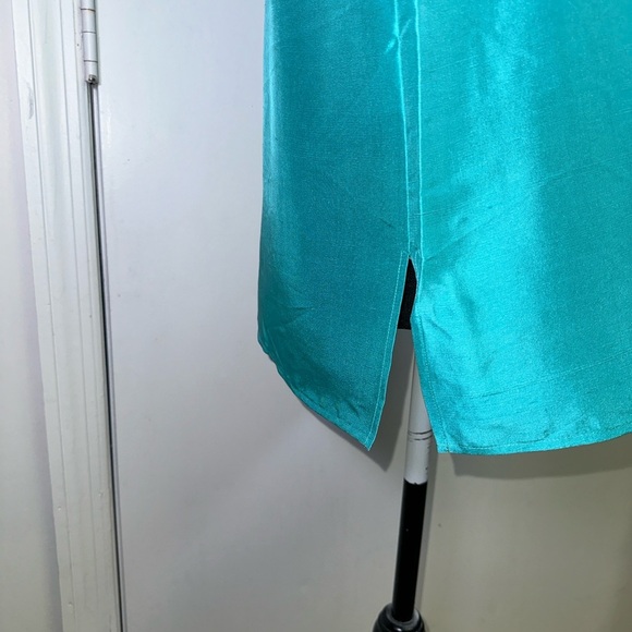 VINTAGE 100% Silk Blue Sleeveless Button Down Shirt with Dress Collar - Picture 7 of 9